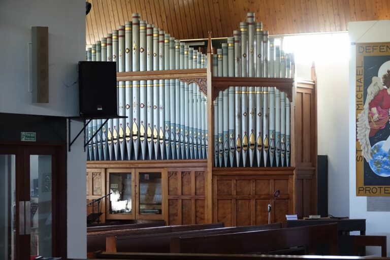 Woodchurch (Cheshire), Roman Catholic Church of Saint Michael & All