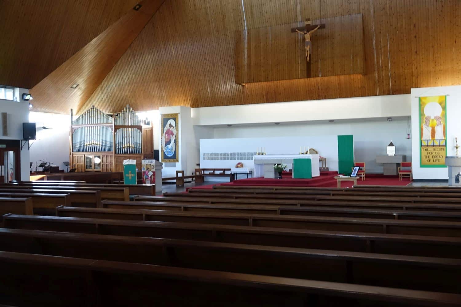 Woodchurch (Cheshire), Roman Catholic Church of Saint Michael & All